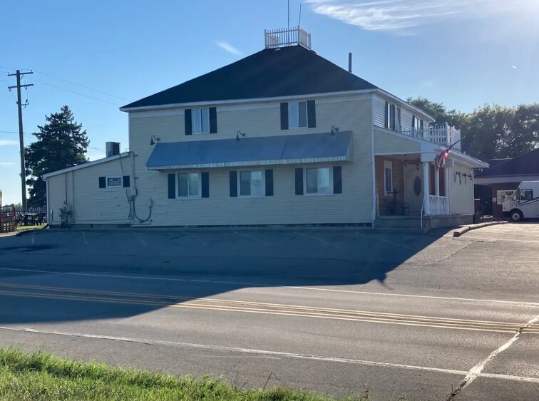 6020 Emmett Rd, Brockway, MI à vendre - Photo du bâtiment - Image 3 de 12