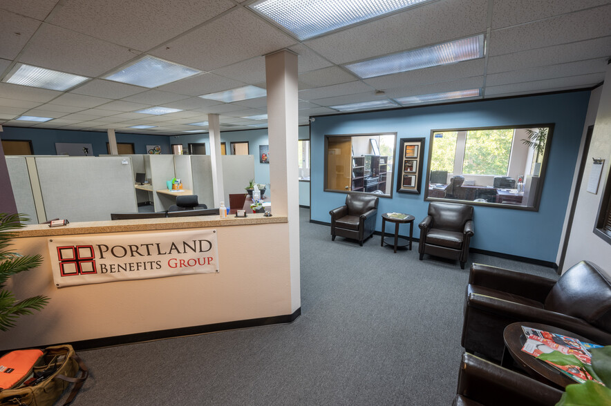 8196 SW Hall Blvd, Beaverton, OR for lease - Interior Photo - Image 2 of 22