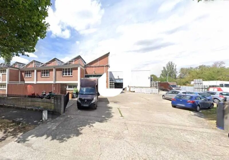 Office in Villeneuve-la-Garenne for lease Building Photo- Image 1 of 3