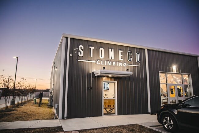 Plus de détails pour 777 Graham Rd, College Station, TX - Bureau/Commerce de détail à louer