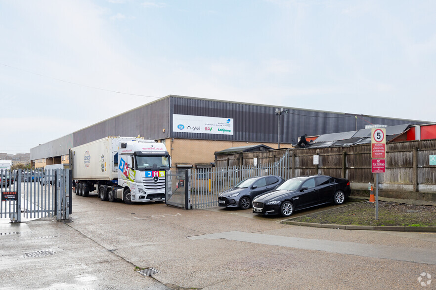 1 Ripple Rd, Barking for lease - Building Photo - Image 2 of 2