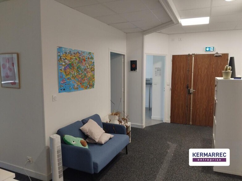 Office in Rennes for lease - Interior Photo - Image 3 of 4
