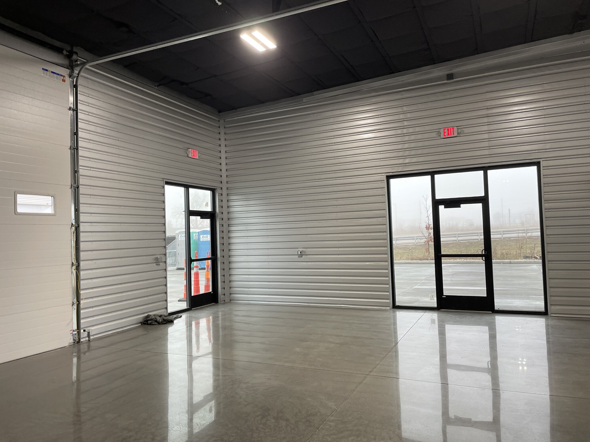 510 N Service Rd, Saint Peters, MO for lease Interior Photo- Image 1 of 9