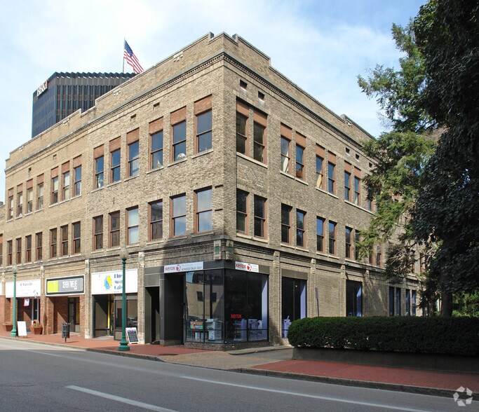 716 Lee St E, Charleston, WV à vendre - Photo du bâtiment - Image 1 de 21