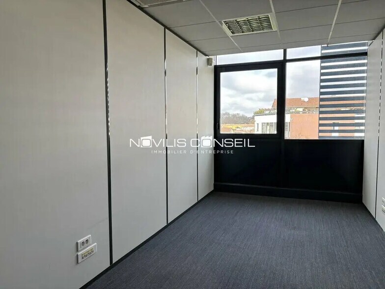Office in Colomiers for lease - Interior Photo - Image 3 of 7