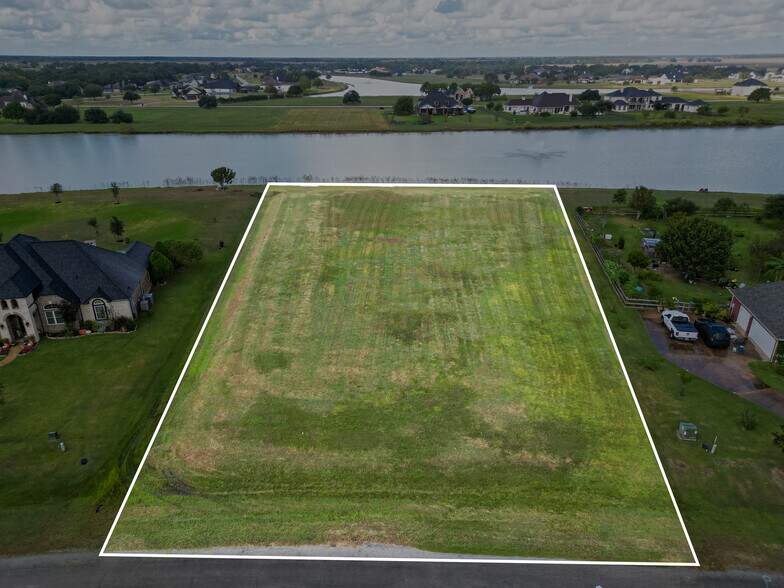 6018 Brazos Lakes dr, Richmond, TX for sale - Primary Photo - Image 1 of 23