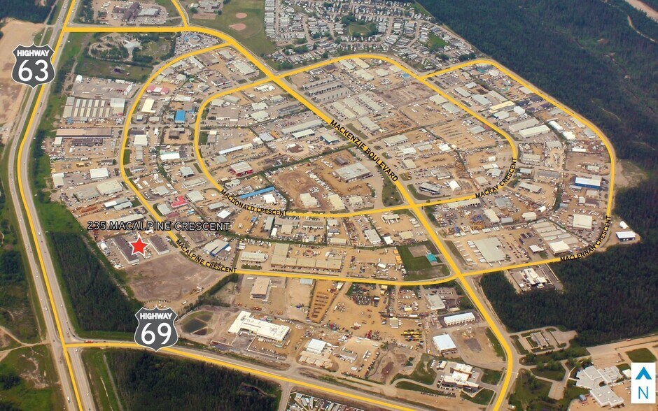 235 Macalpine Cres, Fort McMurray, AB à louer - Photo du bâtiment - Image 2 de 2