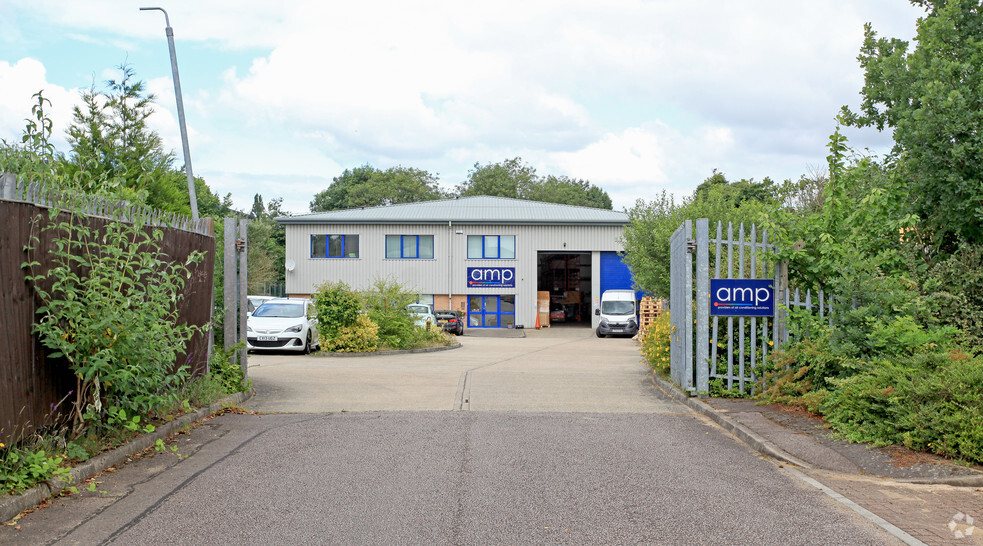 Brownfields, Welwyn Garden City for lease - Primary Photo - Image 1 of 2