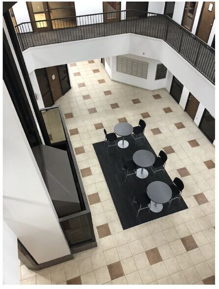 6420 Richmond Ave, Houston, TX à louer - Photo intérieure - Image 3 de 15