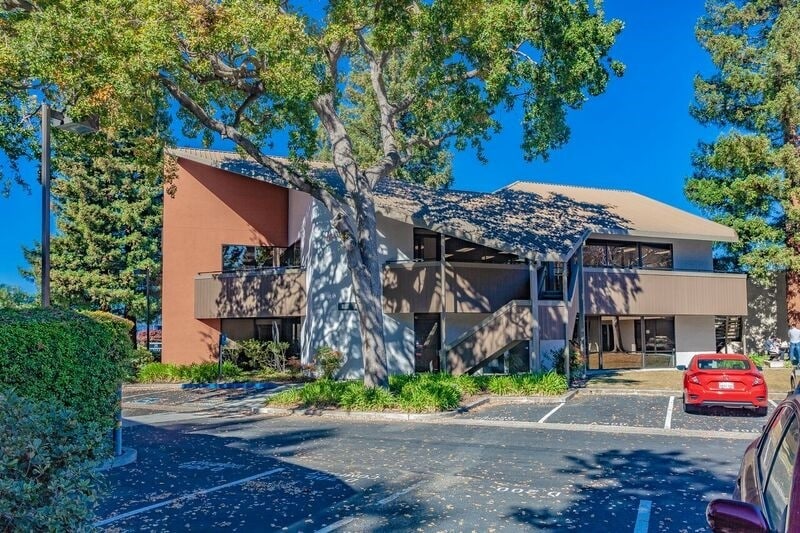 883 N Shoreline Blvd, Mountain View, CA à louer - Photo du bâtiment - Image 3 de 10