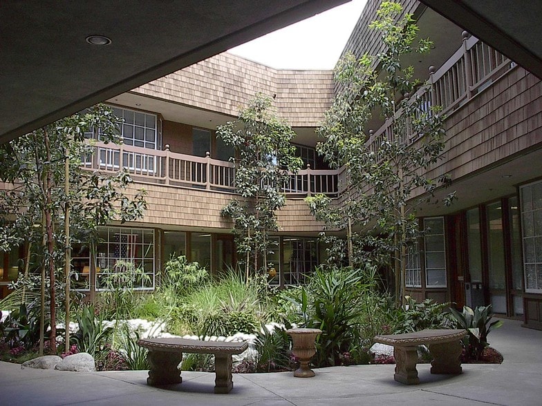 1001 Dove St, Newport Beach, CA for lease - Building Photo - Image 3 of 11