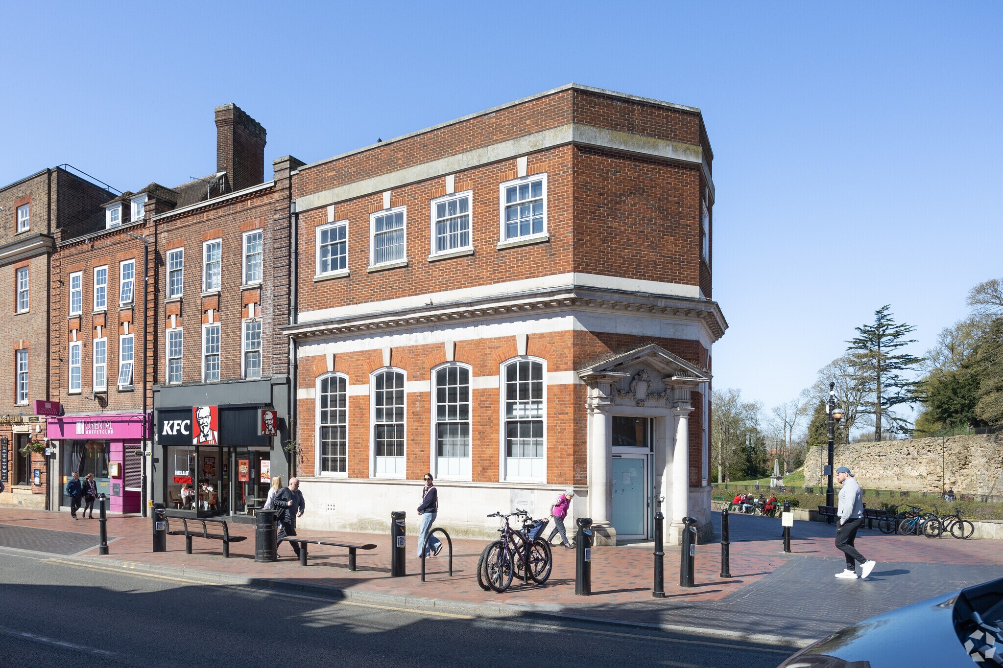 100 High St, Tonbridge à vendre Photo principale- Image 1 de 3