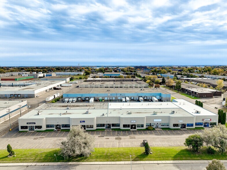 80-150 Av Lindsay, Dorval, QC à louer - Photo du bâtiment - Image 1 de 15