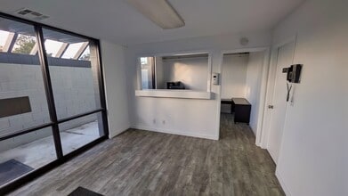 48 Laurel St, Redwood City, CA for sale Interior Photo- Image 2 of 11