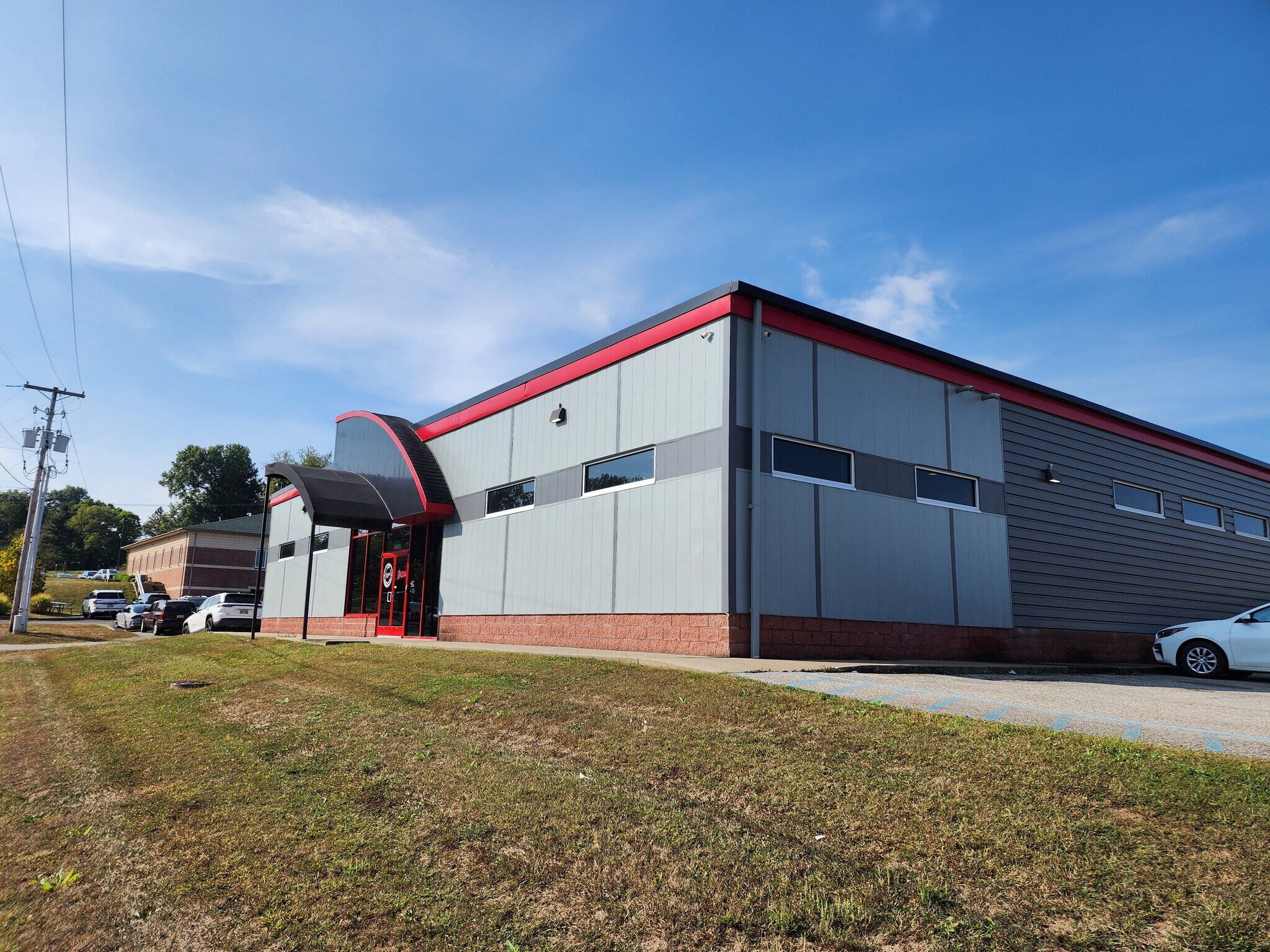 68120 Tinmar Dr, Saint Clairsville, OH for lease Building Photo- Image 1 of 16