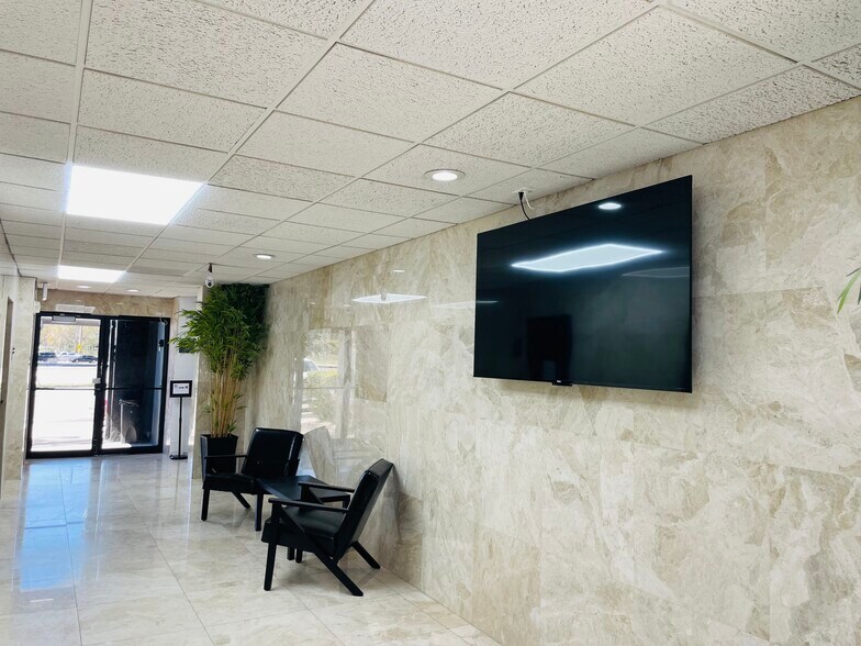 3118 Gulf To Bay Blvd, Clearwater, FL à louer - Photo du bâtiment - Image 3 de 27