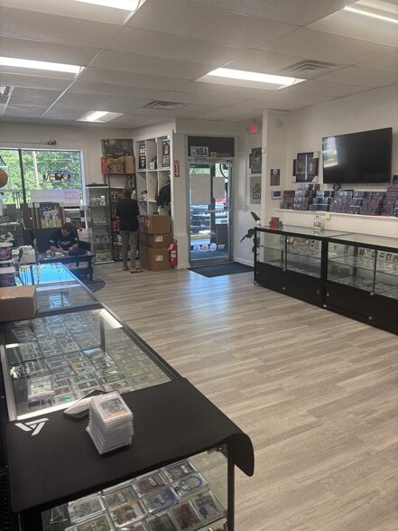 501 Mammoth Rd, Londonderry, NH for lease - Building Photo - Image 2 of 6