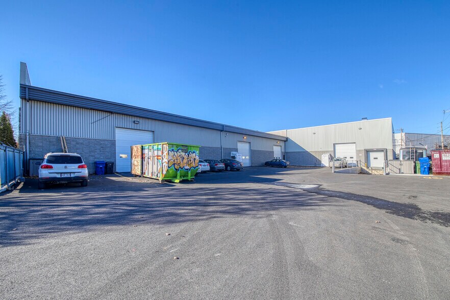 525 Rue Sagard, St-Bruno-de-Montarville, QC à louer - Photo du bâtiment - Image 2 de 19