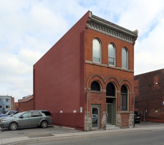 Plus de détails pour 21 Rebecca St, Hamilton, ON - Bureau à vendre