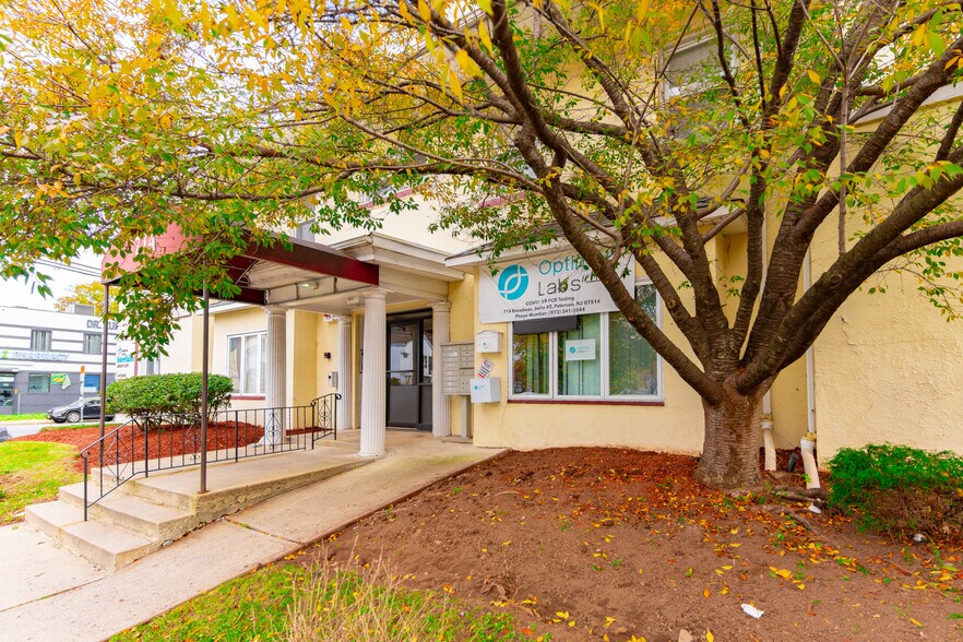 714-720 Broadway, Paterson, NJ à louer - Photo du bâtiment - Image 2 de 15