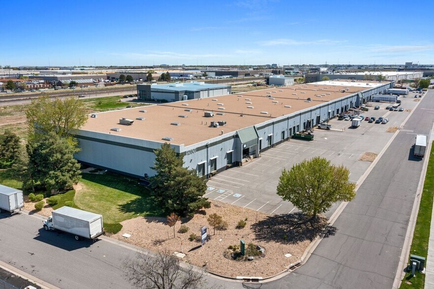 12601 E 33rd Ave, Aurora, CO à louer - Photo du bâtiment - Image 3 de 3