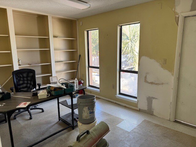1013 Marwalt Dr, Fort Walton Beach, FL 32547 - Unit D - - Interior Photo - Image 2 of 6