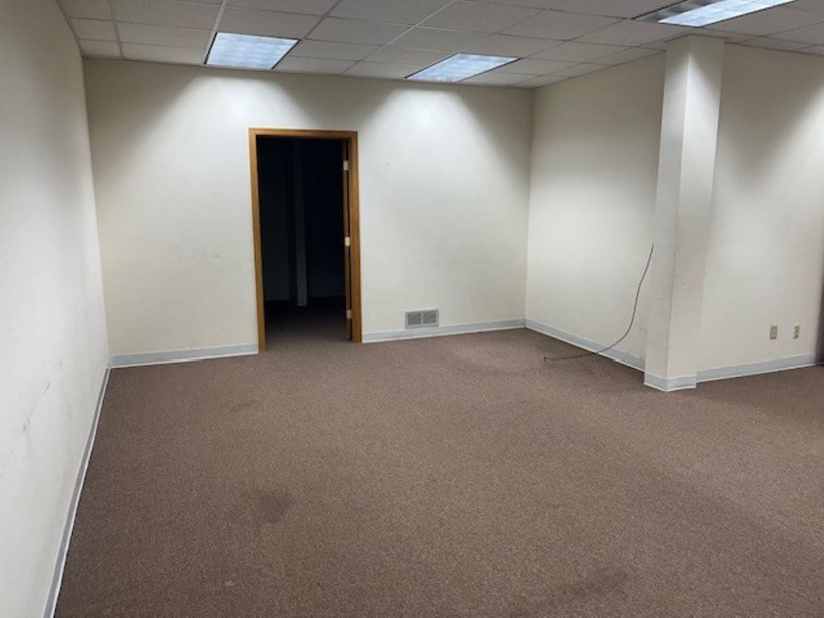 6382 Main St, North Branch, MN for lease Interior Photo- Image 1 of 1