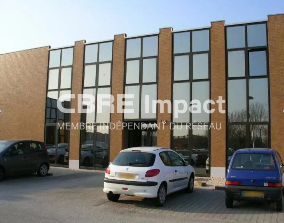 Office in Quetigny for lease Building Photo- Image 1 of 4