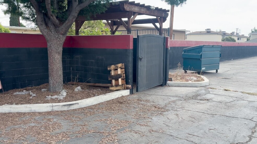 9624-9626 Artesia Blvd, Bellflower, CA for lease - Commercial Listing Video - Image 2 of 4