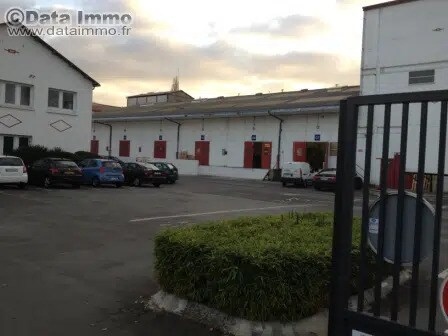 Industriel dans Bezons à louer - Photo du bâtiment - Image 2 de 3