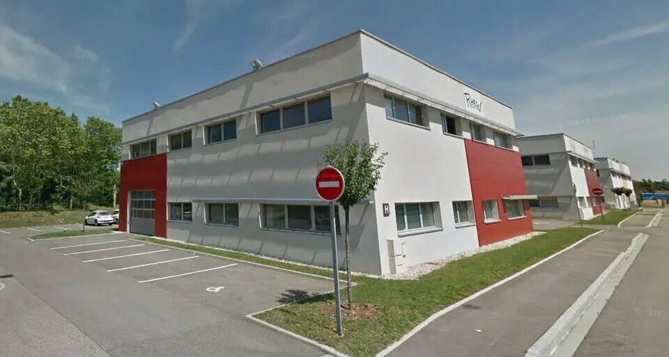 Office in Saint-Priest for lease Building Photo- Image 1 of 4