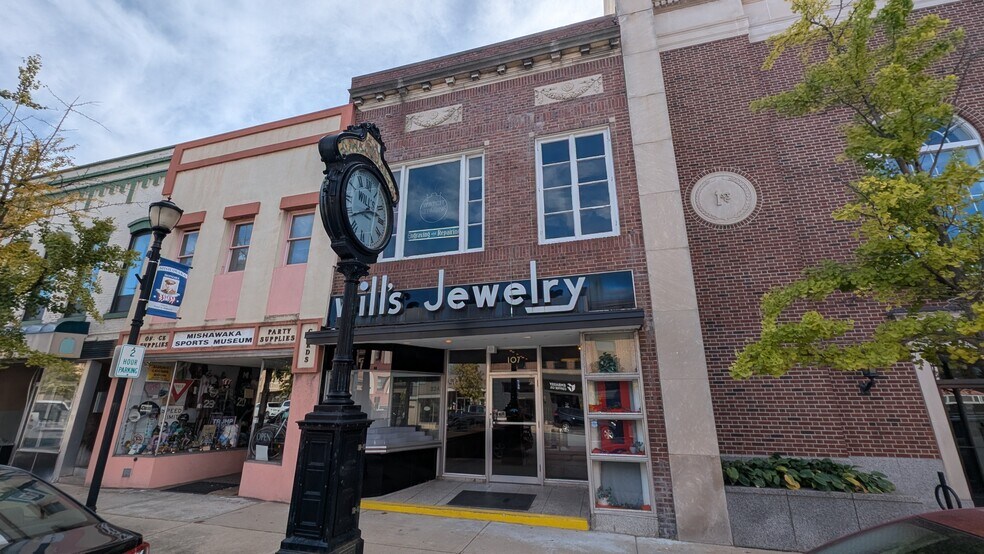 107 Lincolnway East, Mishawaka, IN à vendre - Photo du bâtiment - Image 3 de 8