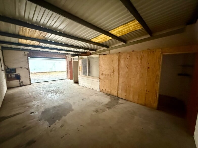 George St, Barwell for lease - Interior Photo - Image 3 of 6