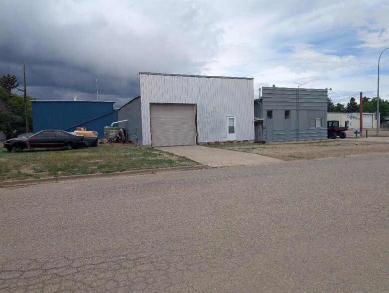 807 Oilfield Ave, Shelby, MT à vendre - Photo du bâtiment - Image 3 de 10