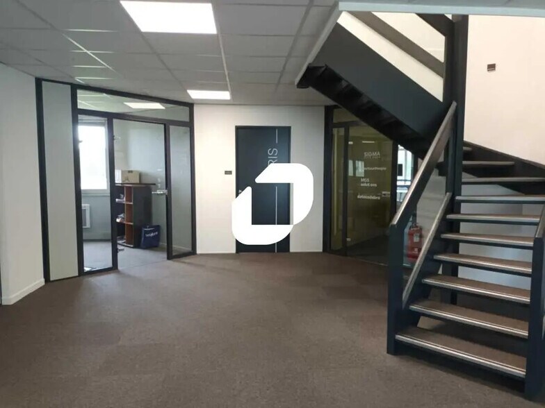 Office in VILLENEUVE-D'ASCQ for sale - Building Photo - Image 1 of 8