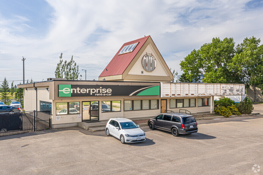 1330 Calgary Trl SW, Edmonton, AB for sale - Primary Photo - Image 1 of 6