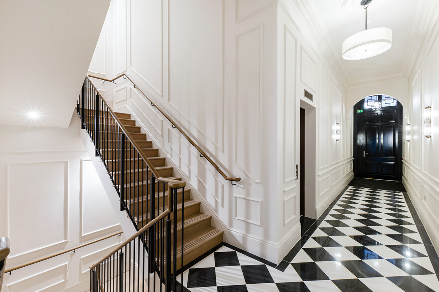 51 Sloane St, London for lease - Building Photo - Image 2 of 4