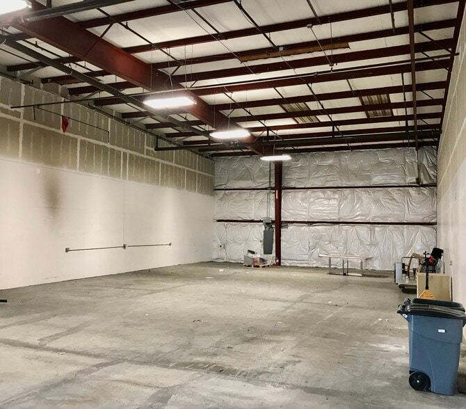 1360 N McDowell Blvd, Petaluma, CA for lease - Interior Photo - Image 2 of 5