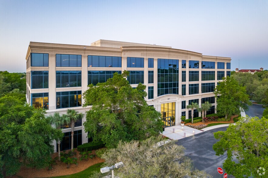 1025 Greenwood Blvd, Lake Mary, FL à louer - Photo du bâtiment - Image 2 de 25