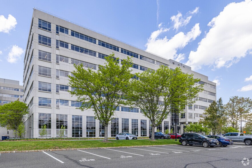 300 Connell Dr, Berkeley Heights, NJ à louer - Photo du bâtiment - Image 3 de 7