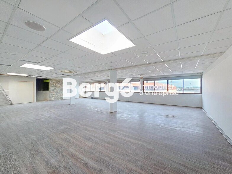Office in Cannes for sale - Interior Photo - Image 3 of 4