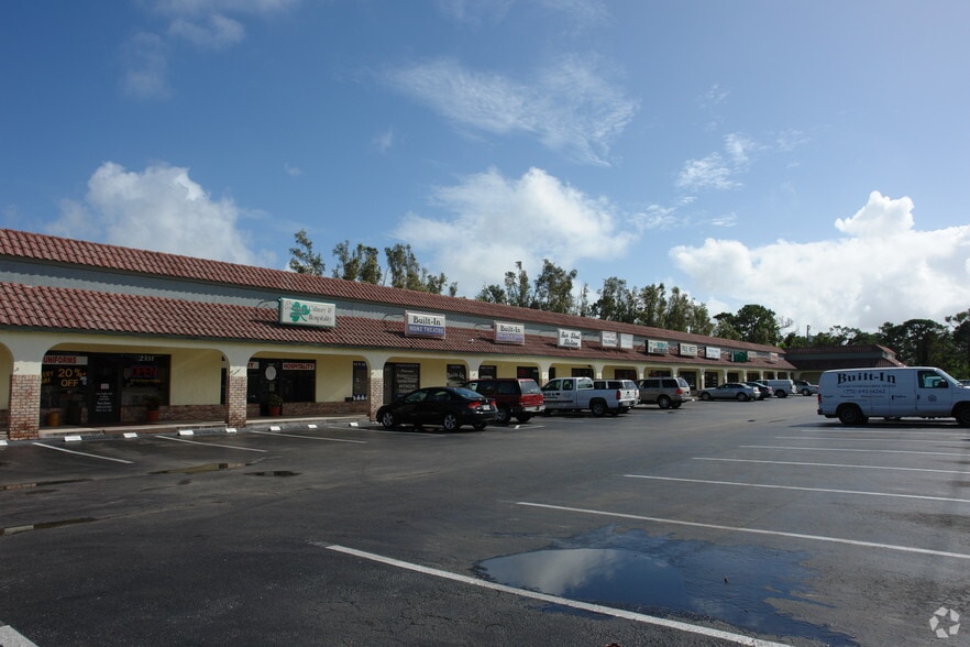 2301-2331 NW Federal Hwy, Stuart, FL for lease - Building Photo - Image 3 of 30