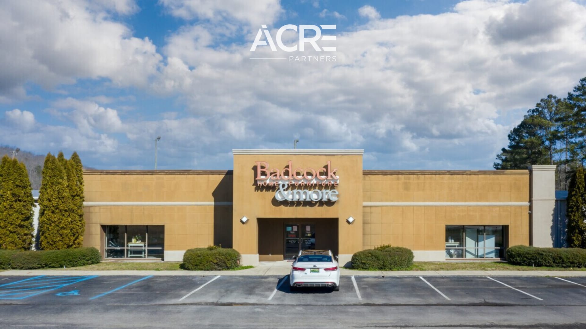 2000 Clowdus Dr, Oneonta, AL for sale Primary Photo- Image 1 of 2