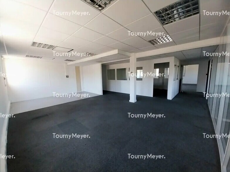 Office in Toulouse for lease - Interior Photo - Image 2 of 12