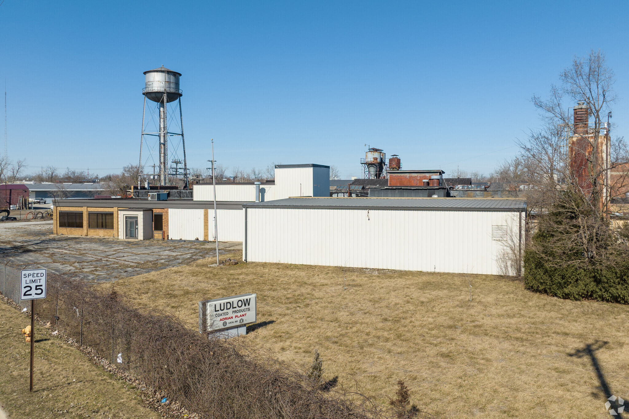 1160 Treat St, Adrian, MI for lease Primary Photo- Image 1 of 8