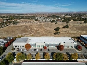 2758 Danley Ct, Paso Robles, CA for lease Interior Photo- Image 2 of 11