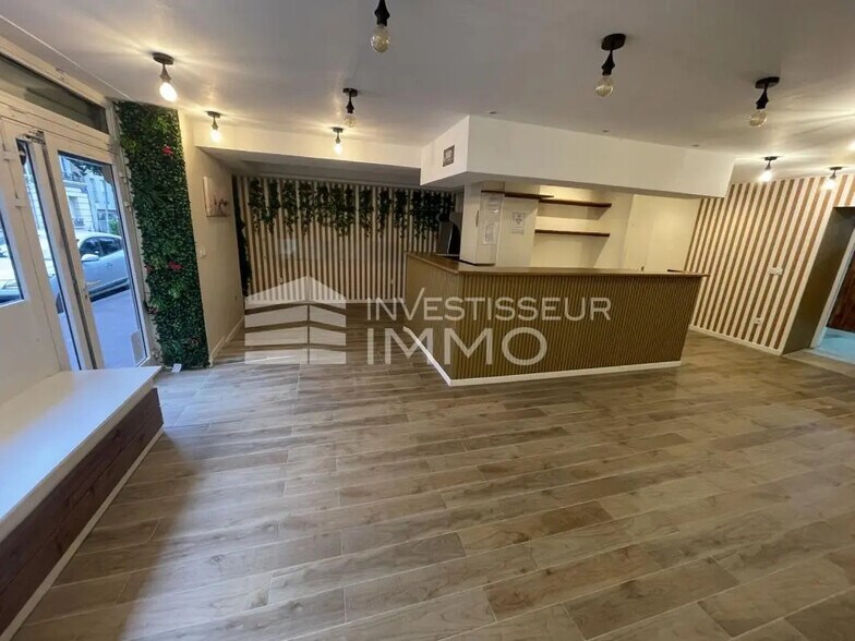 Retail in Saint-Maurice for lease - Interior Photo - Image 2 of 11