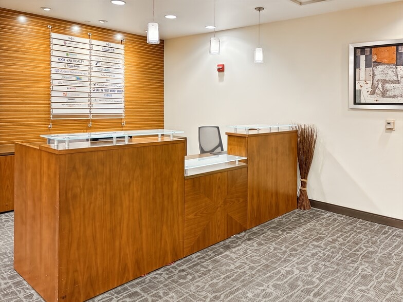 70 Birch Aly, Beavercreek, OH for lease - Interior Photo - Image 2 of 14