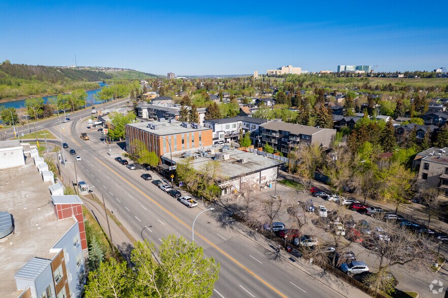 2540 Kensington Rd NW, Calgary, AB à louer - Aérien - Image 3 de 5