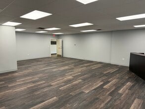 66 S Miller Rd, Fairlawn, OH for lease Interior Photo- Image 2 of 12